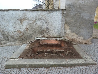 Obnova Ukřižování u kostela sv. Petra a Pavla