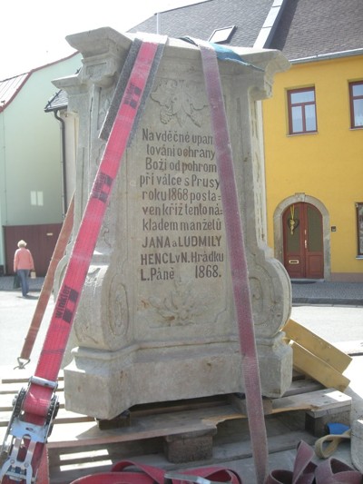 Obnova Ukřižování u kostela sv. Petra a Pavla
