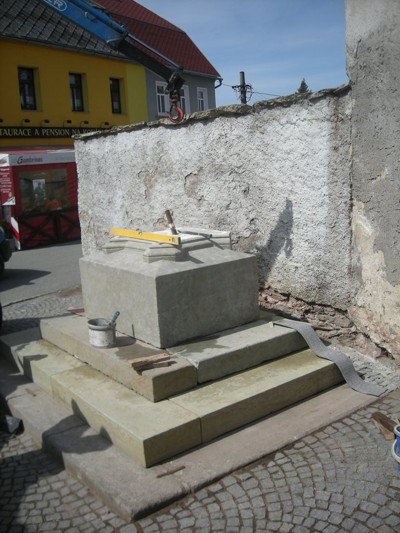 Obnova Ukřižování u kostela sv. Petra a Pavla
