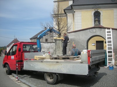 Obnova Ukřižování u kostela sv. Petra a Pavla