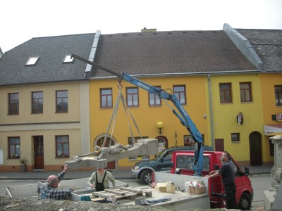 Obnova Ukřižování u kostela sv. Petra a Pavla
