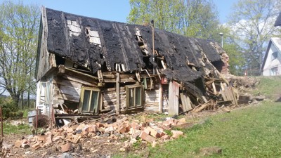 Demolice ruiny domu na Mikulášově kopci