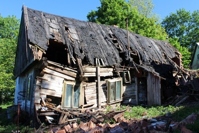 Demolice ruiny domu na Mikulášově kopci