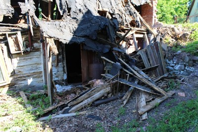 Demolice ruiny domu na Mikulášově kopci
