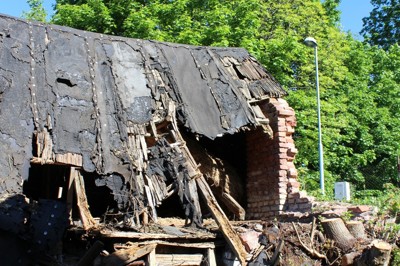 Demolice ruiny domu na Mikulášově kopci