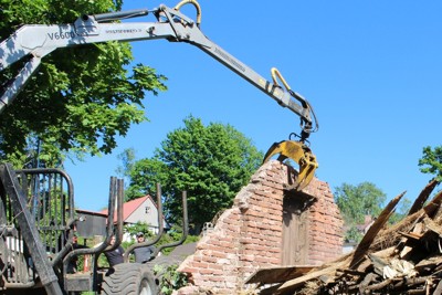 Demolice ruiny domu na Mikulášově kopci