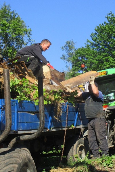 Demolice ruiny domu na Mikulášově kopci