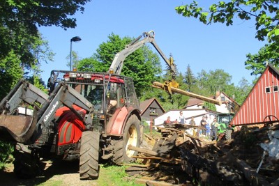 Demolice ruiny domu na Mikulášově kopci