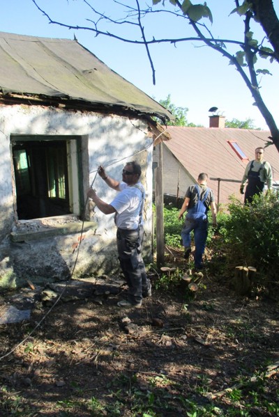 Demolice ruiny domu na Mikulášově kopci