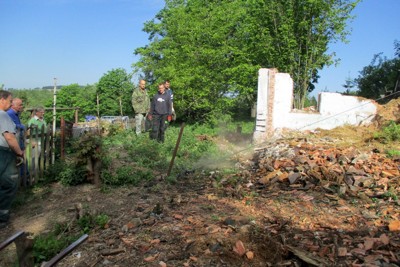Demolice ruiny domu na Mikulášově kopci