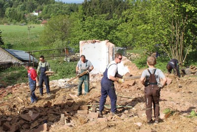 Demolice ruiny domu na Mikulášově kopci