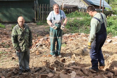 Demolice ruiny domu na Mikulášově kopci