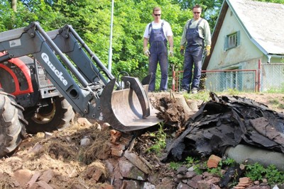 Demolice ruiny domu na Mikulášově kopci