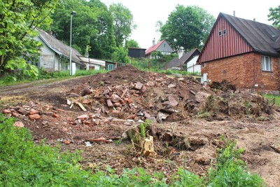 Demolice ruiny domu na Mikulášově kopci