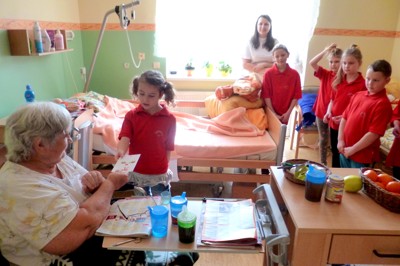 Návštěva dětského sboru v domově důchodců Náchod