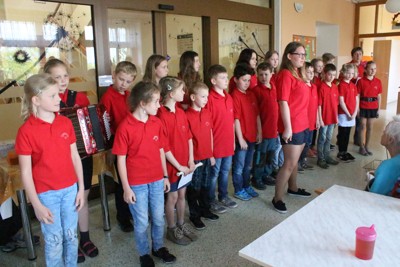 Návštěva dětského sboru v domově důchodců Náchod 2018