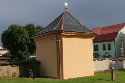 Nová fasáda kaple sv. Jana Nepomuckého