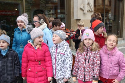 Zpívání v Náchodské knihovně 2015