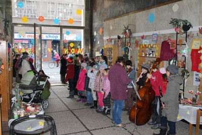 Zpívání v Náchodské knihovně 2015