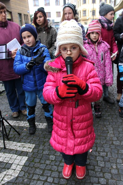 Zpívání v Náchodské knihovně 2016