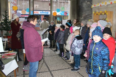 Zpívání v Náchodské knihovně 2017