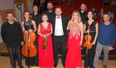 Velký vánoční koncert - Veronika a Václav Řihákovi