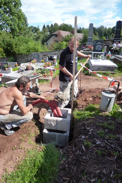 Oprava vodovodního řádu a osvětlení na hřbitově