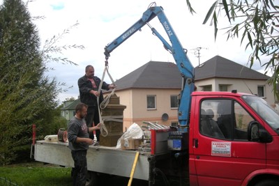 Požehnání obnoveného křížku na Roubalově kopci