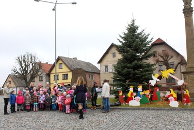 Přípravy na rozsvěcení vánočního stromku