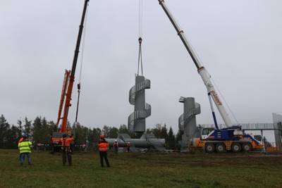 Výstavba rozhledny - montáž tubusu