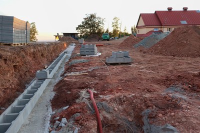 Výstavba nových sportovišť u sokolovny (srpen)