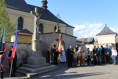 Obnovené ukřižování u kostela sv. Petra a Pavla