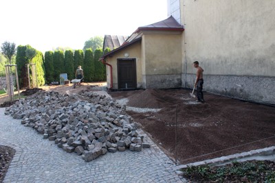 Úpravy prostoru kolem kostela