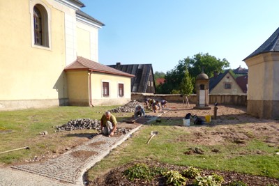 Úpravy prostoru kolem kostela