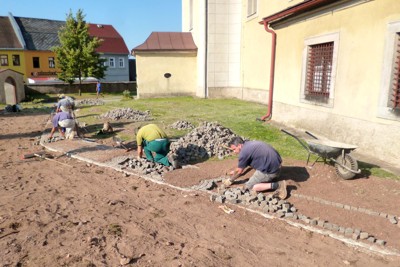 Úpravy prostoru kolem kostela
