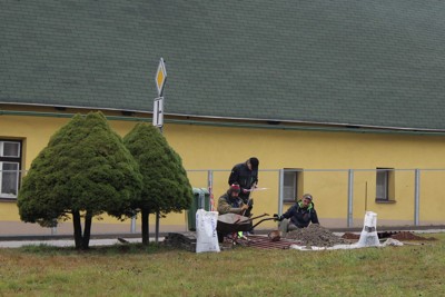 Nová čekárna na zastávce u školy