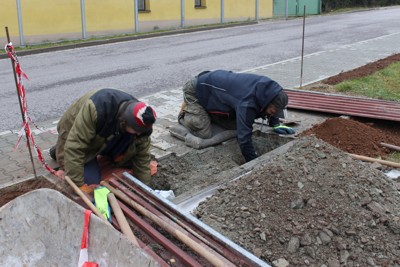 Nová čekárna na zastávce u školy