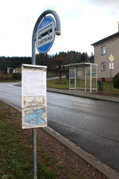 Nová čekárna na zastávce u školy